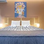 Cheerful In The Heart Of Corfu Old Town *
