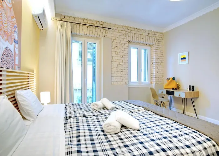 Cheerful In The Heart Of Corfu Old Town * Corfu (city)